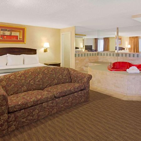 Days Inn By Wyndham Silver Spring Eksteriør billede