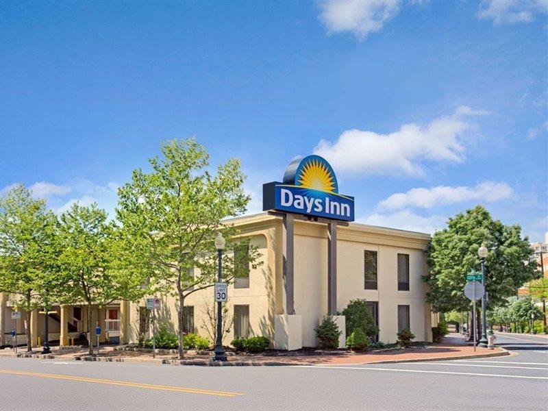 Days Inn By Wyndham Silver Spring Eksteriør billede
